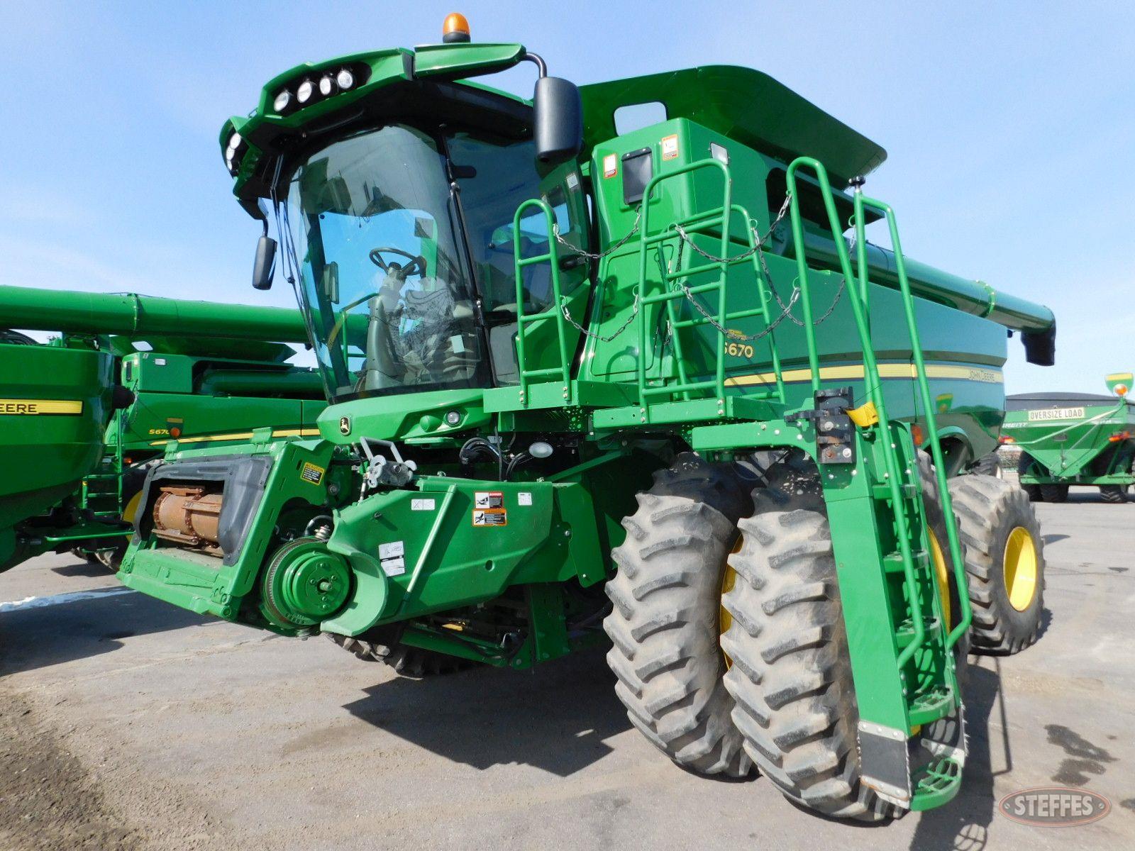 2012 John Deere S670_1.jpg